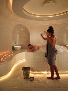 Hóspedes ficando em Mykonos Riviera Hotel & Spa, a member of Small Luxury Hotels of the World