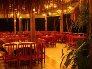 Restaurace v ubytování Baan Klang Aow Beach Resort