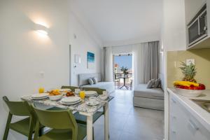 Gallery image of Lotus Hotel Apartments in Kato Daratso