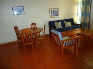 Зона вітальні в Apartamentos Varandas da Rocha