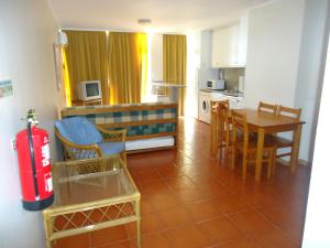 Кухня або міні-кухня у Apartamentos Varandas da Rocha