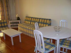 Зона вітальні в Apartamentos Varandas da Rocha