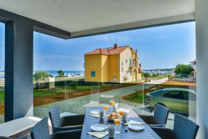 Bazén v ubytování Resort Mirakul nebo v jeho okolí