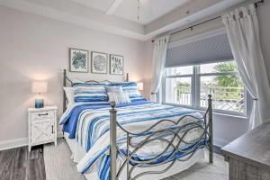 Ένα ή περισσότερα κρεβάτια σε δωμάτιο στο Dazzling Mexico Beach Condo - Walk to the Beach! +16 φωτογραφίες