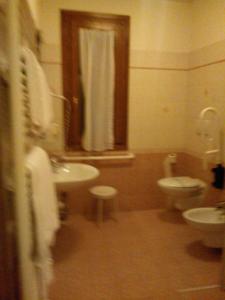 Kylpyhuone majoituspaikassa Locanda-Trattoria Al Rio