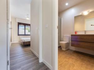 Kúpeľňa v ubytovaní Holiday Home Aeris by Interhome