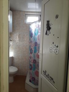 Ein Badezimmer in der Unterkunft Nana's Guest House