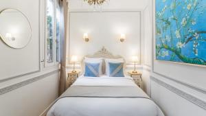 Lova arba lovos apgyvendinimo įstaigoje Luxury 2 bedroom 2 bathroom - Louvre & Marais