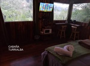Photo de la galerie de l'établissement Cabañas Cerro Verde Lodge, à Cartago 9 autres photos