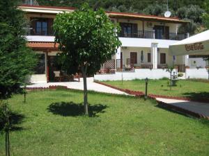 Zahrada ubytování Ammos Studios and Apartments