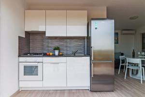 Kuchyňa alebo kuchynka v ubytovaní Mobile home Damar 4