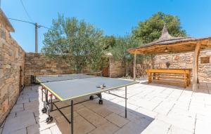 Stolný tenis v ubytovaní Villa Calandra alebo v jeho okolí
