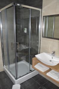 Koupelna v ubytování Hotel Slovenj Gradec + 37 fotografií