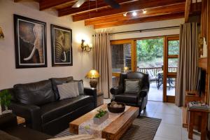 Et opholdsområde på Cambalala - Luxury Units - in Kruger Park Lodge - Serviced Daily, Free Wi-Fi
