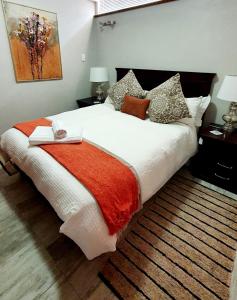 Een bed of bedden in een kamer bij Laboria 102 & 103