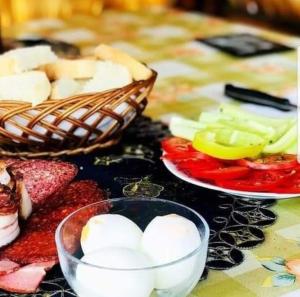 Φαγητό σε αυτό το διαμέρισμα ή κάπου εκεί κοντά