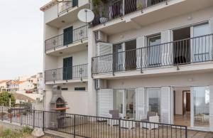Budova, v ktorej sa apartmán nachádza