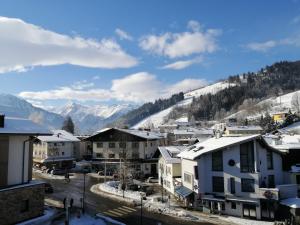 Alm Appartements ZellamSee talvella