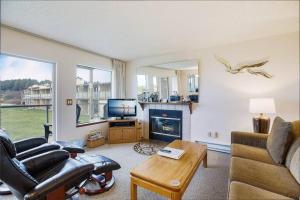 Μια τηλεόραση ή/και κέντρο ψυχαγωγίας στο Pelican Condo