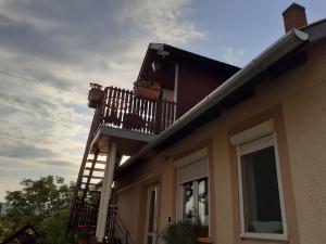 Budova, v ktorej sa apartmán nachádza