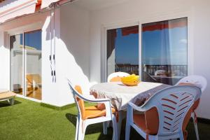 Balkón alebo terasa v ubytovaní Home2Book Paradise Costa Adeje, Pool