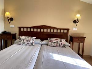 Postel nebo postele na pokoji v ubytování Arha Villa de Suances - Antiguo Albatros