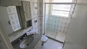 Vonios kambarys apgyvendinimo įstaigoje Rio Spot Homes Leblon U042