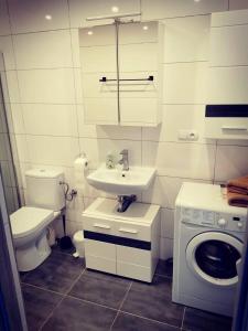 Łazienka w obiekcie Cztery Kąty Apartament Wągrowiec