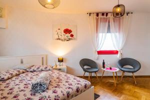 Posteľ alebo postele v izbe v ubytovaní Flexible SelfCheckIns 15 & 19 - Zagreb - Garage - Loggia - New - Apartments Repinc