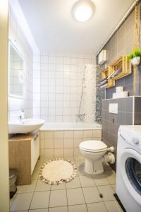 Kúpeľňa v ubytovaní Flexible SelfCheckIns 15 & 19 - Zagreb - Garage - Loggia - New - Apartments Repinc