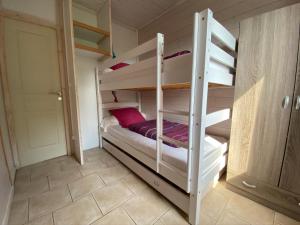 
Un ou plusieurs lits superposés dans un hébergement de l'établissement Gites Mas de la Bastide

