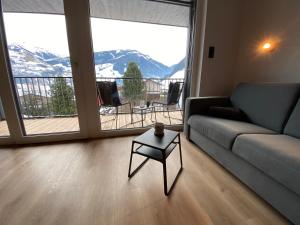 Widok na góry z tego aparthotelu