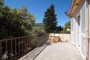 Balkón alebo terasa v ubytovaní Seafront Apartment Dana