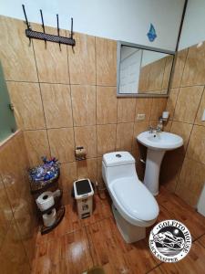 Ein Badezimmer in der Unterkunft Black Snapper House
