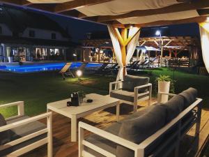 Bazén v ubytování 16 Lakes Hotel nebo v jeho okolí
