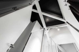 Telewizja i/lub zestaw kina domowego w obiekcie Belén Modern & luxury space near Plaza Mayor