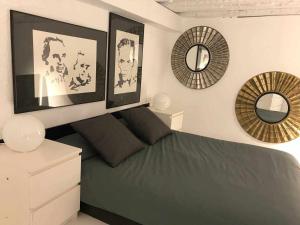 Postel nebo postele na pokoji v ubytování Belén Modern & luxury space near Plaza Mayor