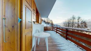 Balkón nebo terasa v ubytování Cozy apartment in Veysonnaz, close to the slopes of the 4 Valleys