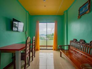 Gallery image of OYO 554 Dads Bayview Pension in Puerto Princesa City