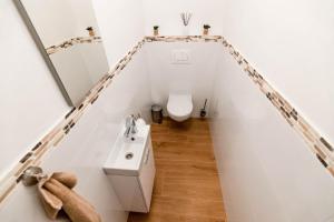 Kúpeľňa v ubytovaní Beachfront Reiterer Villa V2 with Seaview 30 meters from the Beach - CROWONDER LUXURY RENT + 21 fotografií
