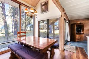 Posezení v ubytování Ranch Cabin #38