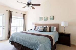 Postel nebo postele na pokoji v ubytování Once Upon A Shore