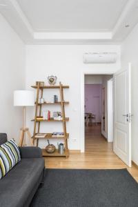 Ruang duduk di Canonica Suites