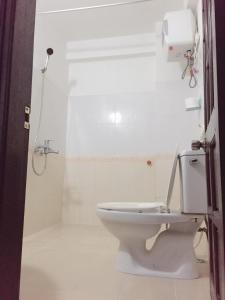 Ett badrum på VIỆT Hostel