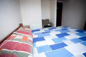 Gulta vai gultas numurā naktsmītnē Aille River Tourist Hostel and Camping Doolin