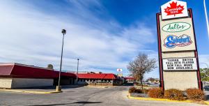 Certifikát, hodnocení, plakát nebo jiný dokument vystavený v ubytování Canad Inns Destination Centre Transcona