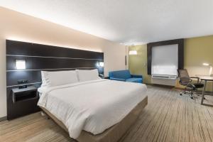 Cama ou camas em um quarto em Holiday Inn Express - Columbus Downtown by IHG