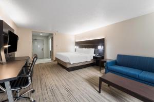 Cama ou camas em um quarto em Holiday Inn Express - Columbus Downtown by IHG mais 37 fotos