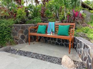 Zahrada ubytování Absolute Beachfront, Paradise, 3BR Villa with Private Pool on 1200m2 of Tropical Land