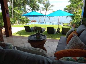 Zahrada ubytování Absolute Beachfront, Paradise, 3BR Villa with Private Pool on 1200m2 of Tropical Land